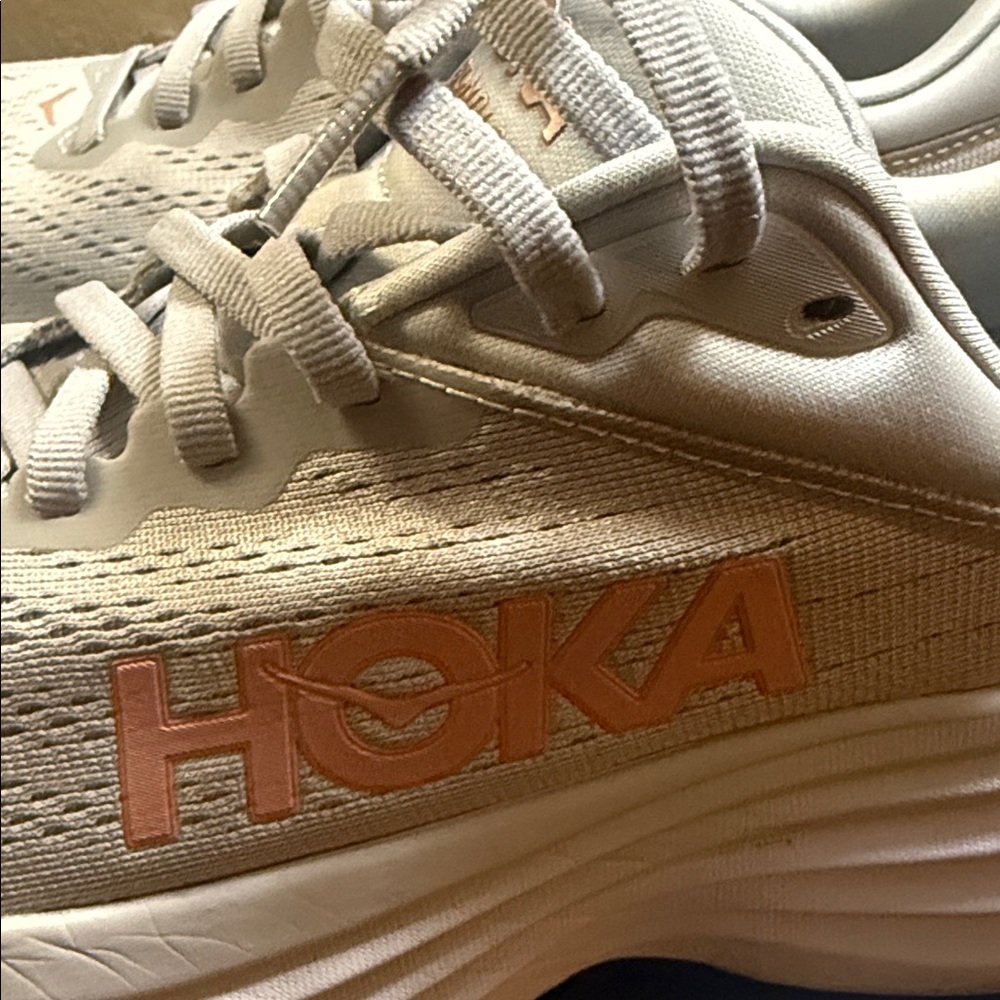Hoka bondi 8 size 9.5 - Picture 3 of 10